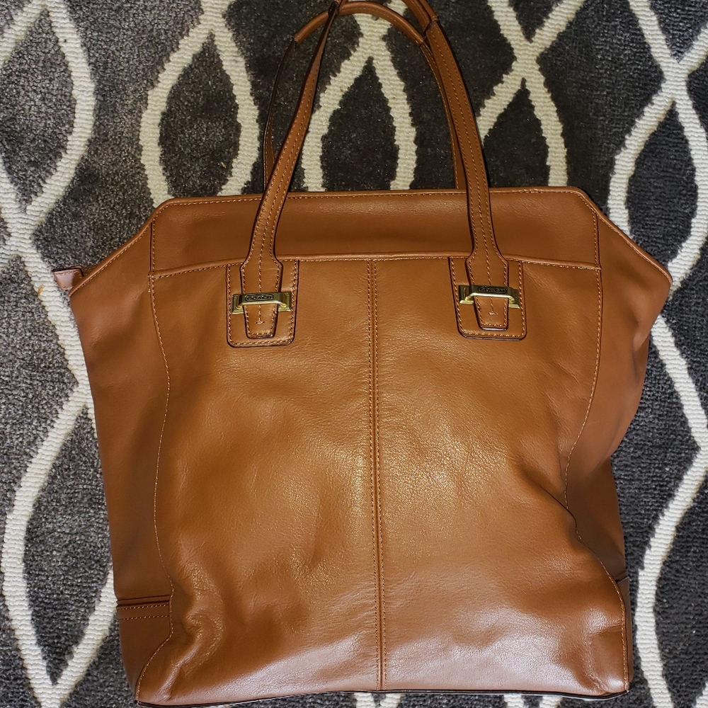COACH LEATHER TOTE (F25941)